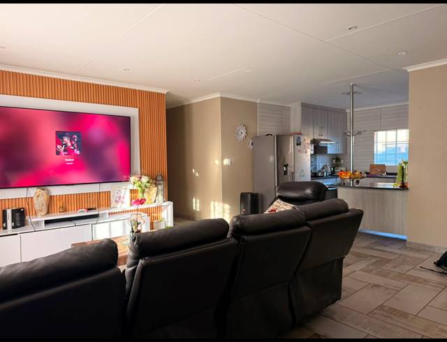 3 BEDROOM HOUSE FOR SALE IN WATERKLOOF EAST